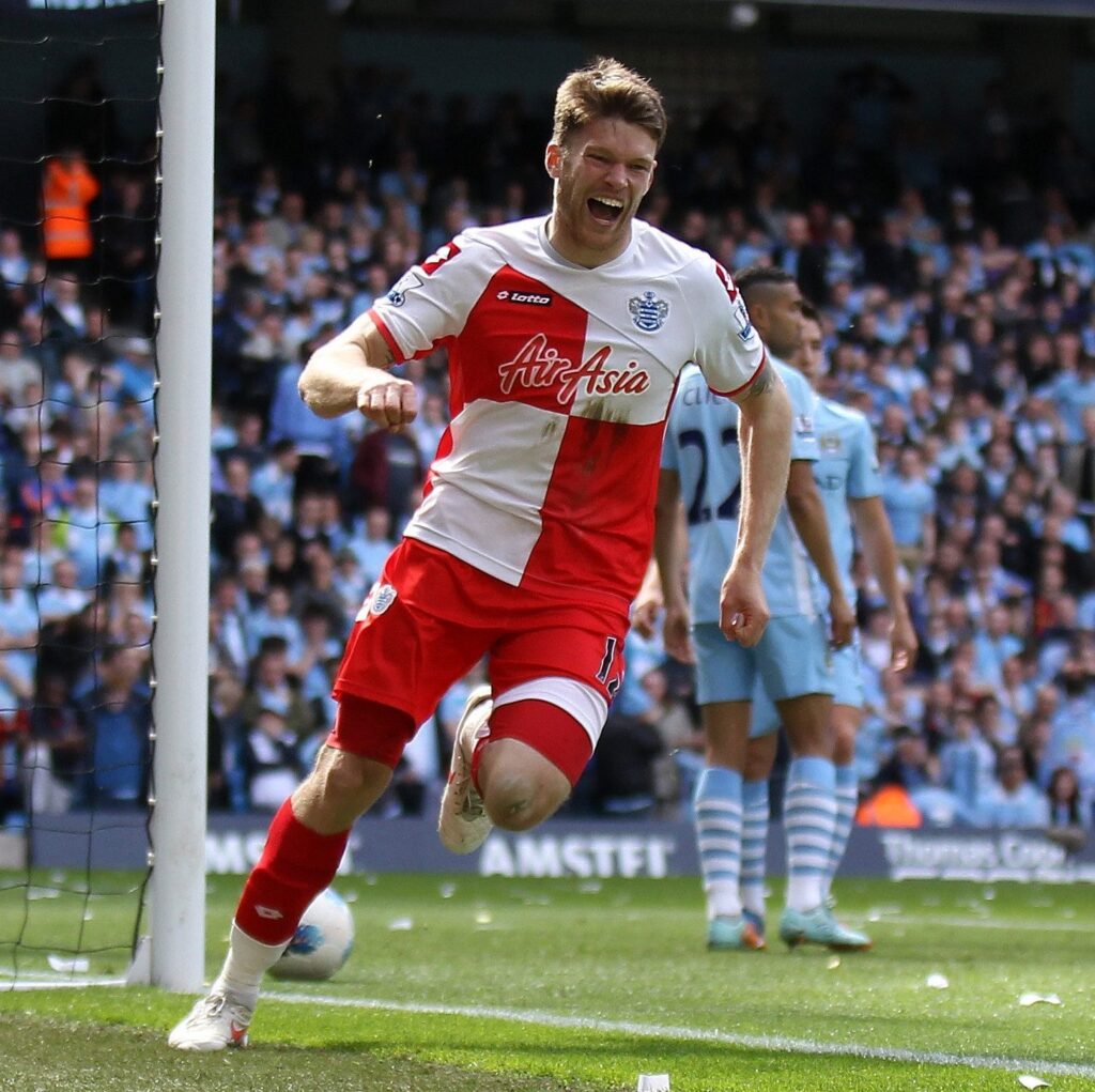 Man City vs QPR - Jamie Mackie scores to make it 2-1
