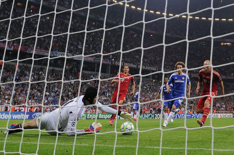 Robben misses penalty for Bayern