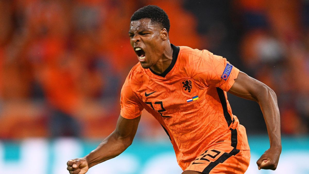 Best Defenders to Target in World Cup Fantasy ~ Denzel Dumfries